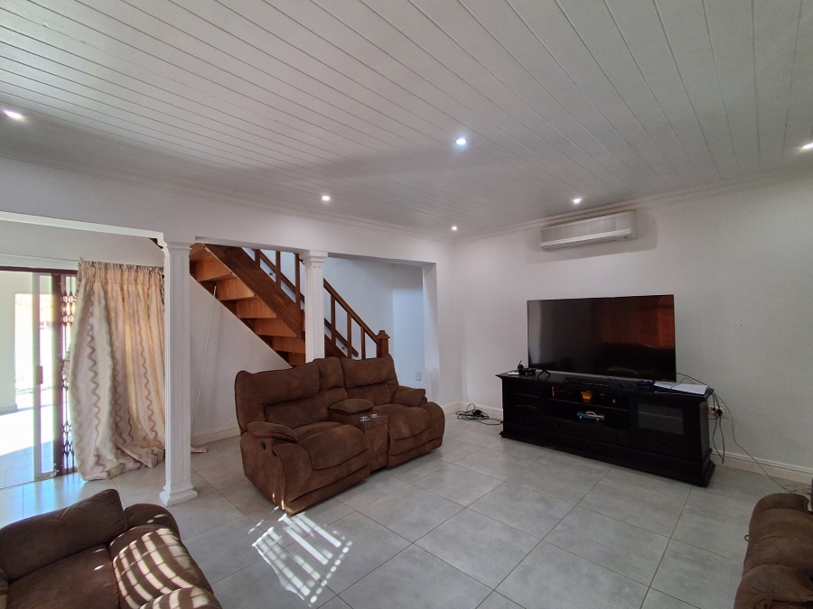 4 Bedroom Property for Sale in Flamwood North West